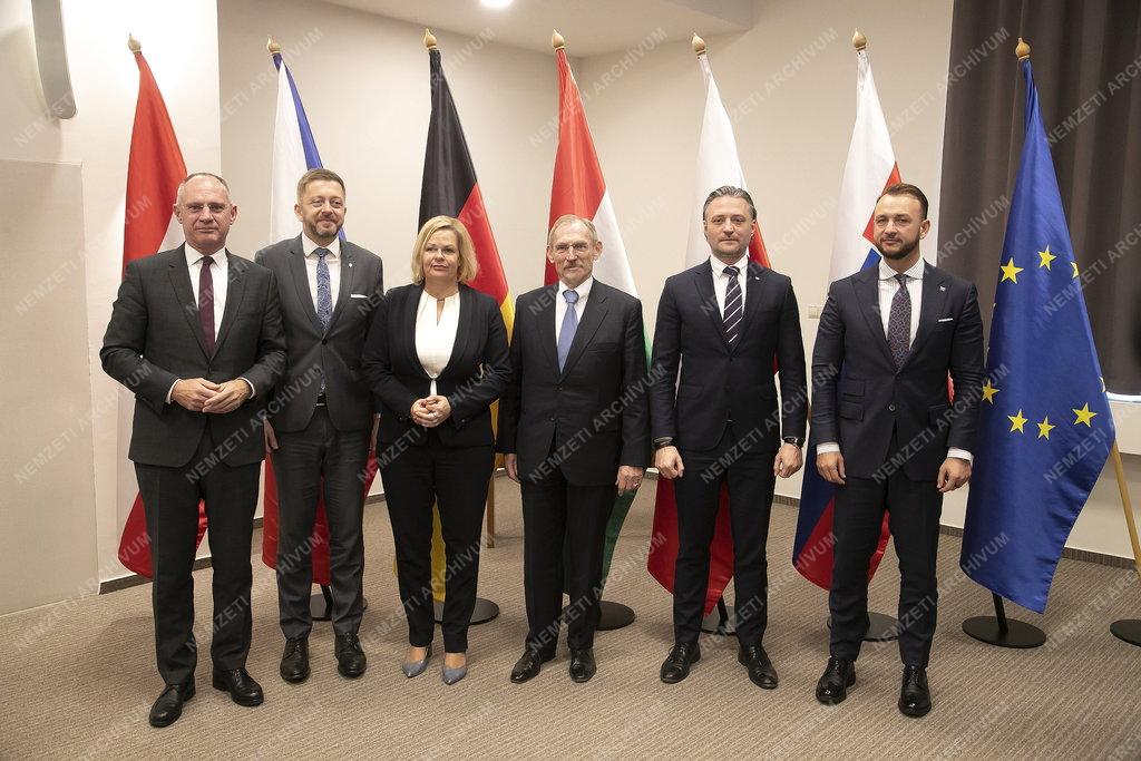 A V4-ek, valamint Németország és Ausztria belügyminiszteri konferenciája Szegeden 