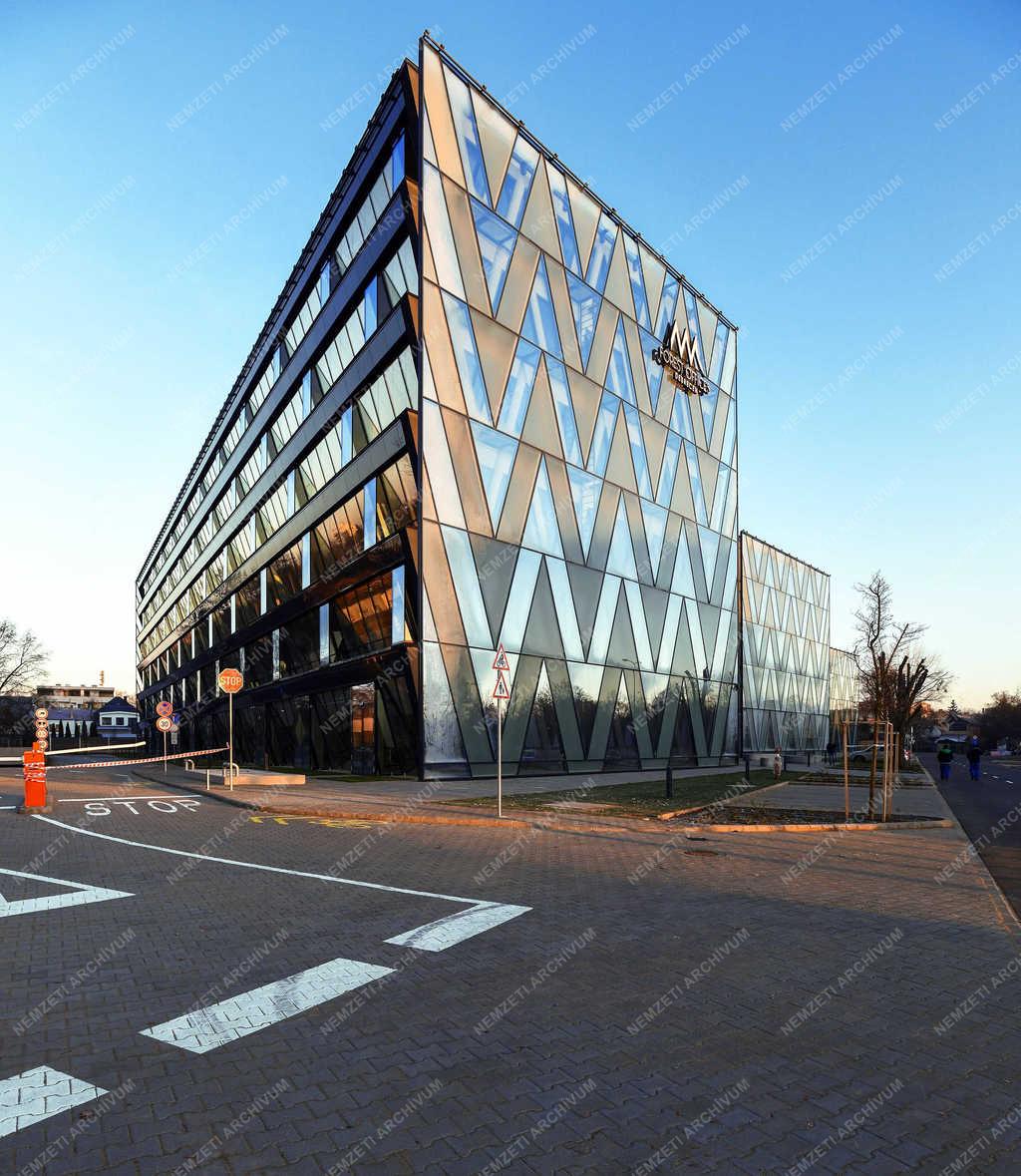 Építőipar - Debrecen - Átvétel után a Forest Offices