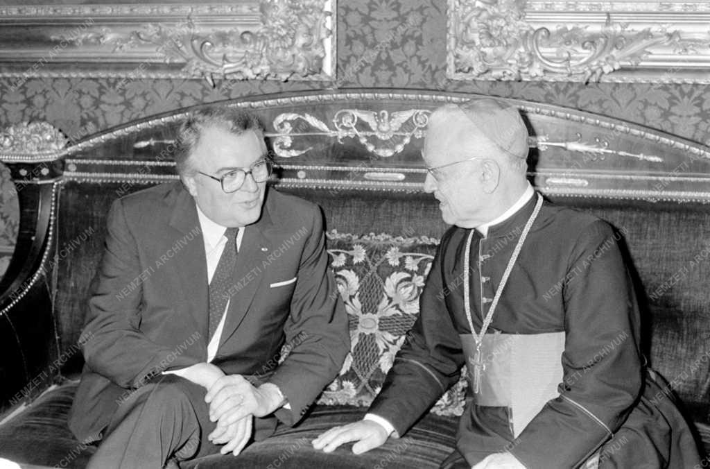 Külkapcsolat - A francia miniszterelnök Esztergomban