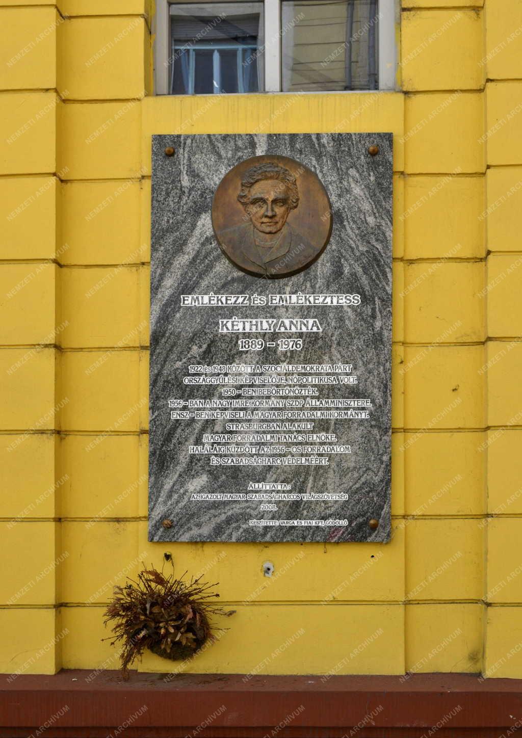 Emléktábla - Budapest - Kéthly Anna emléktáblája