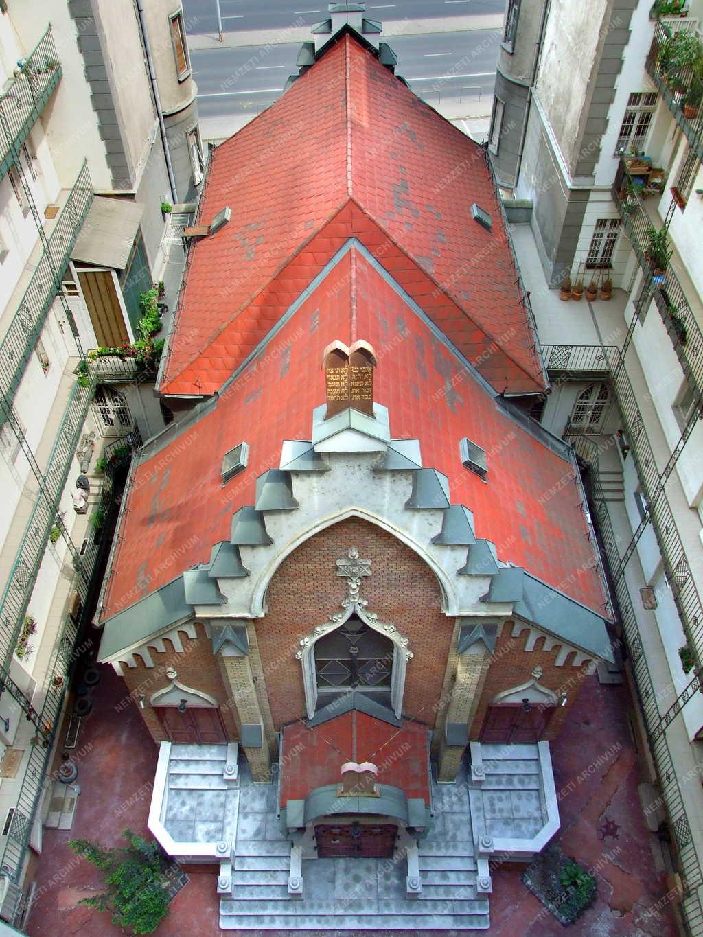 Egyházi épület - Budapest - Az Újlaki zsinagóga