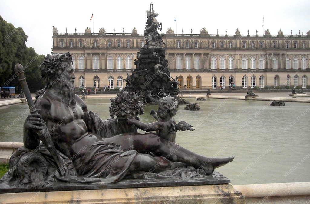 Épület - Herreninsel - A Herrenchiemsee, II. Lajos kastélya
