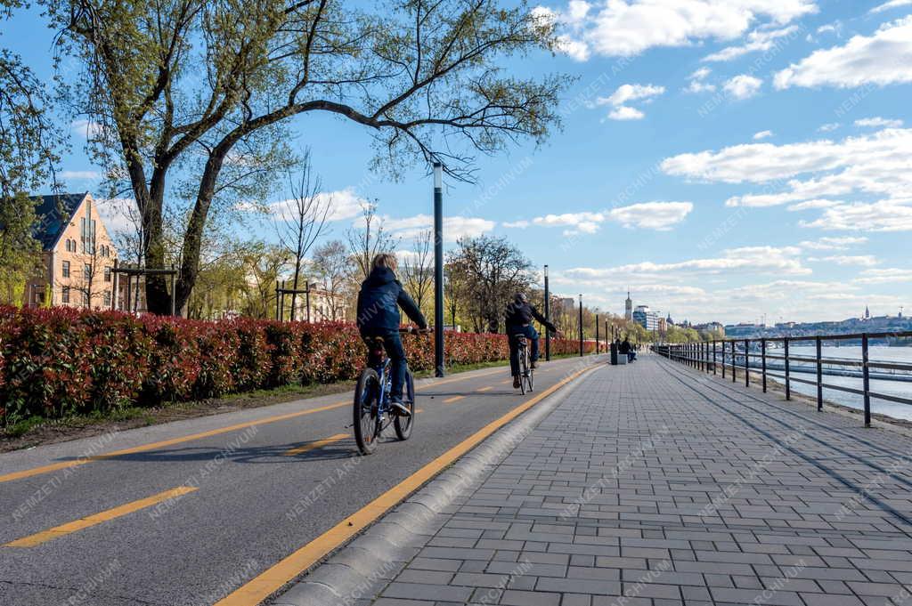 Városkép - Budapest - Moszkva sétány