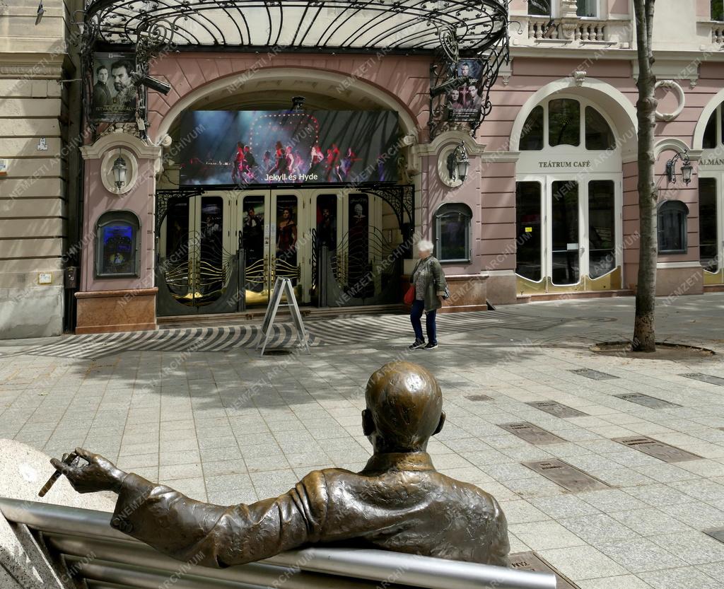 Kultúra - Budapest - Kálmán Imre zeneszerző szobra