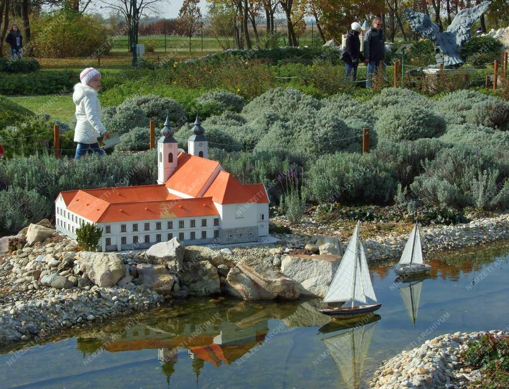 Idegenforgalom - Szarvas - Mini Magyarország 