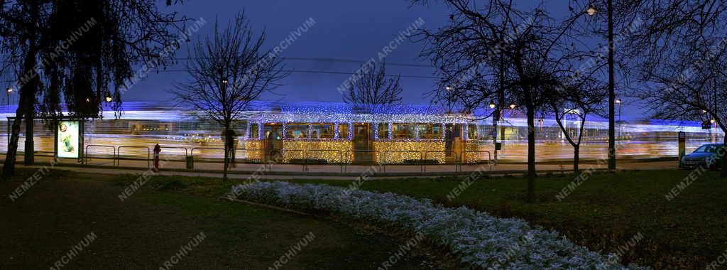 Közlekedés - Budapest - Karácsonyi fényvillamos