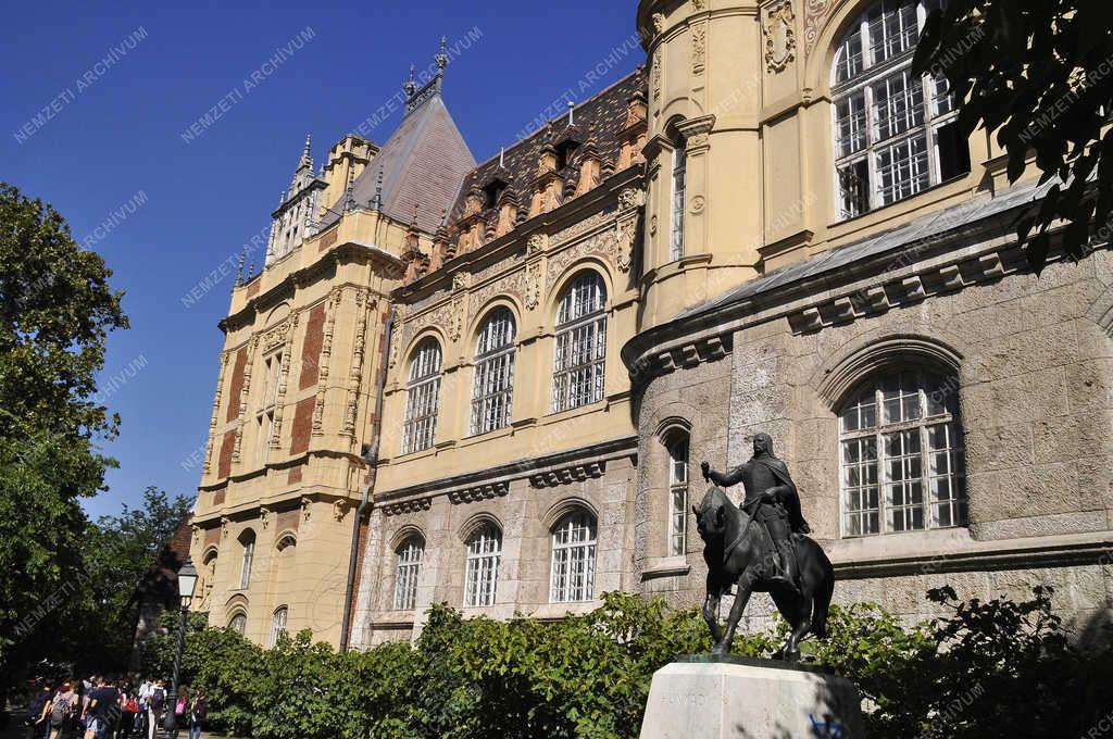Köztéri szobor - Budapest - Hunyadi János