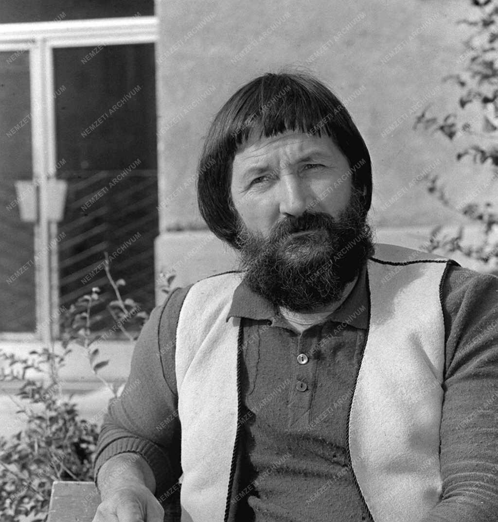 Költészet - Személy - Buda Ferenc költő