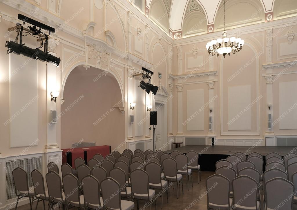 Kultúra - Budapest - Márai Sándor Kulturális Központ