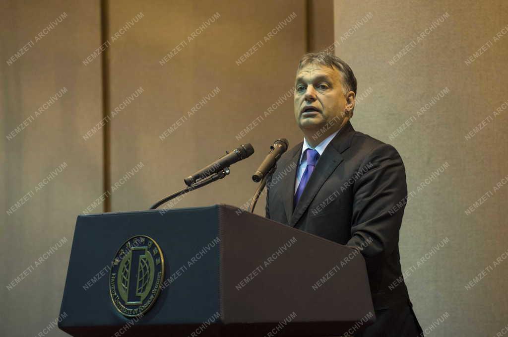 Orbán Viktor Szöulban