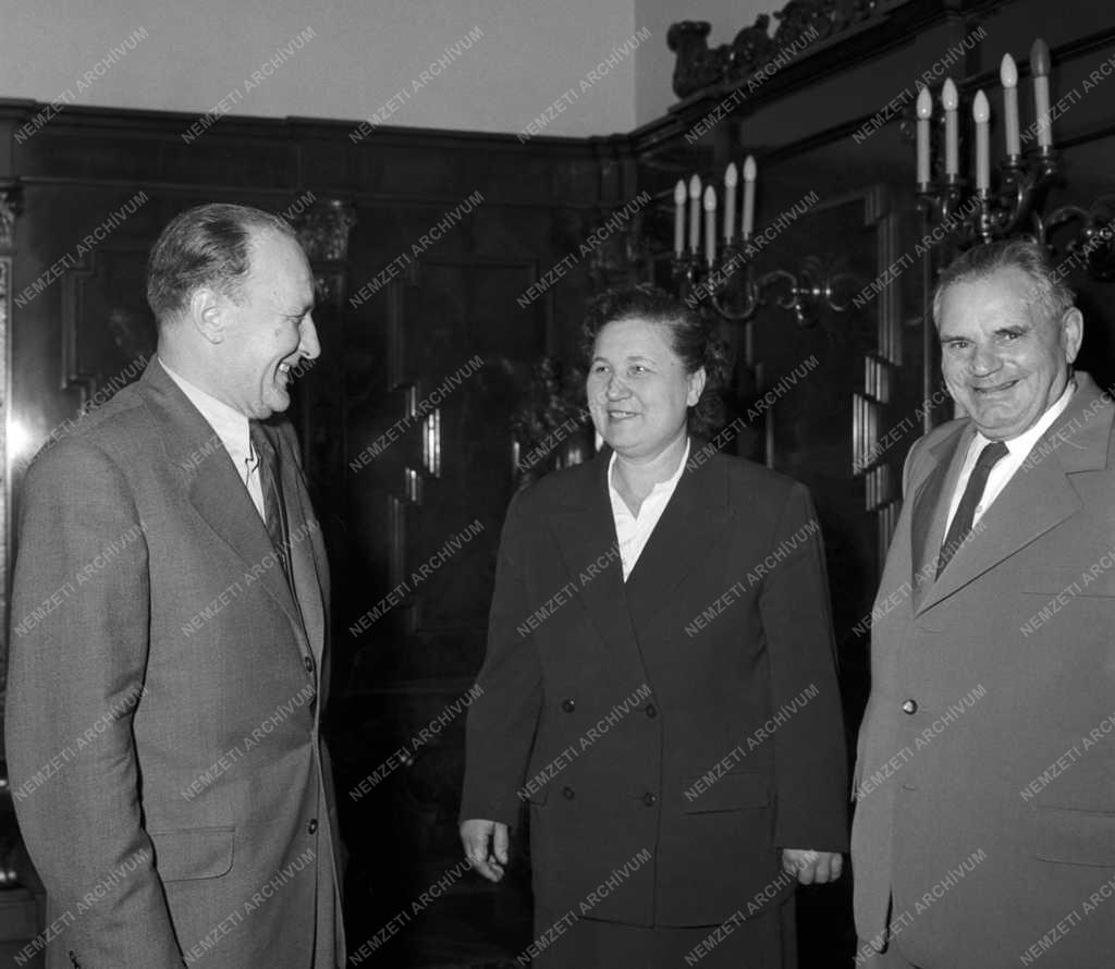 Díjátadás - Munka Érdemrend kitüntetés