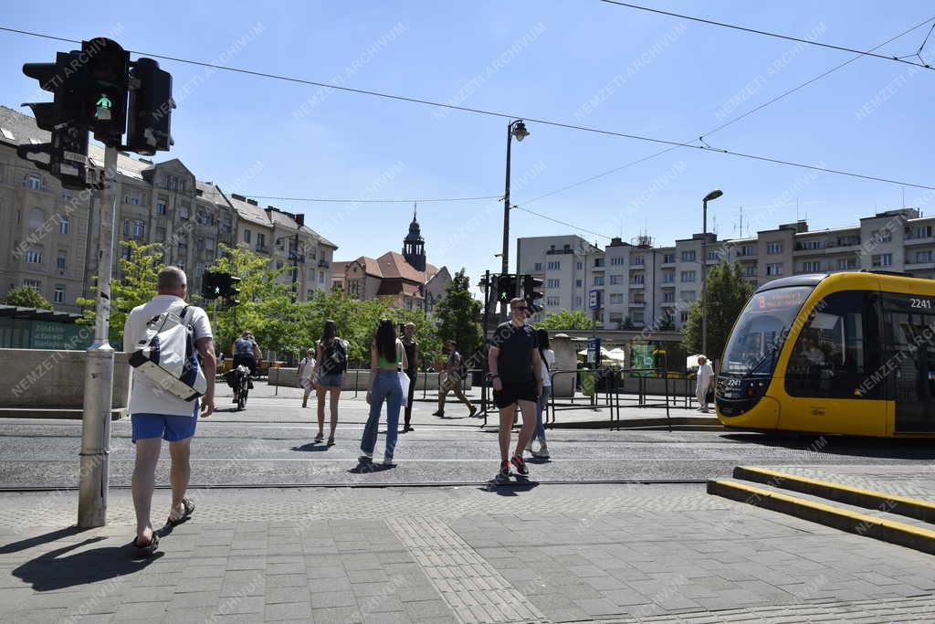 Városkép - Közlekedés - Budapest - Móricz Zsigmond körtér