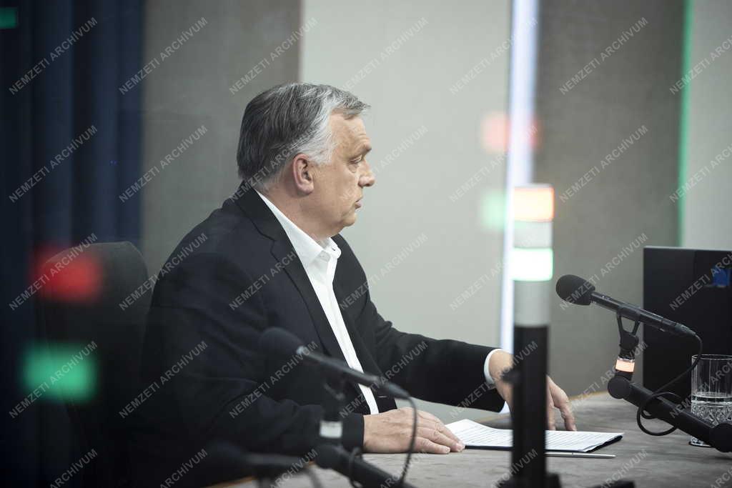 Miniszterelnöki interjú a Kossuth Rádióban