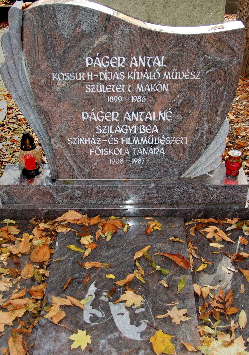 Kegyelet - Páger Antal sírja a Farkasréti temetőben