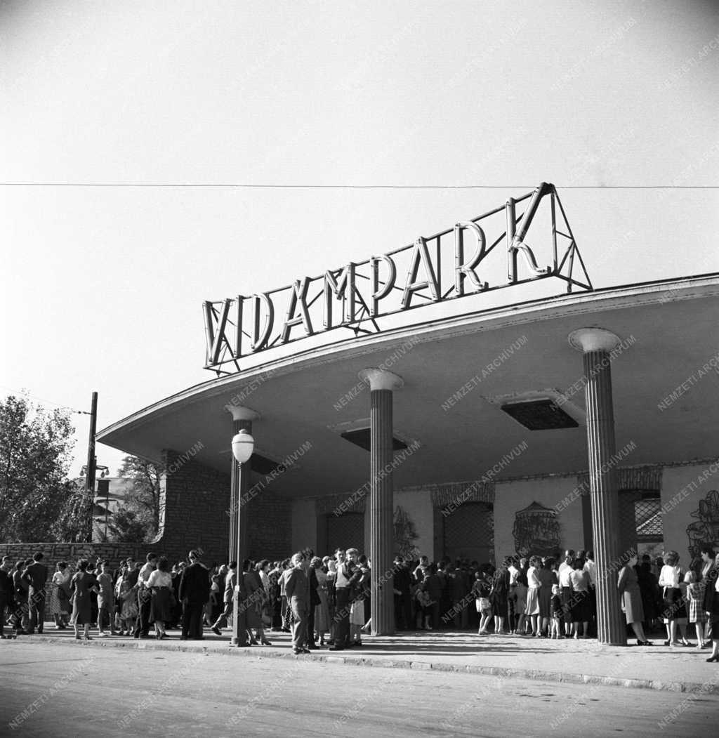 Városkép - Budapest - Vidámpark