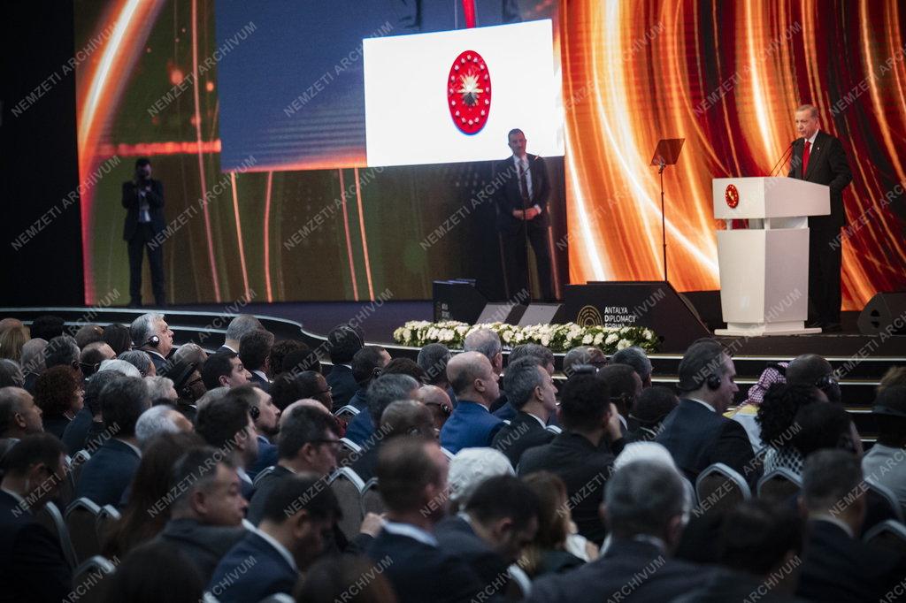 Antalyai Diplomáciai Fórum