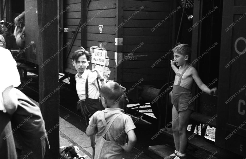 Gyermekvonat Párizsba