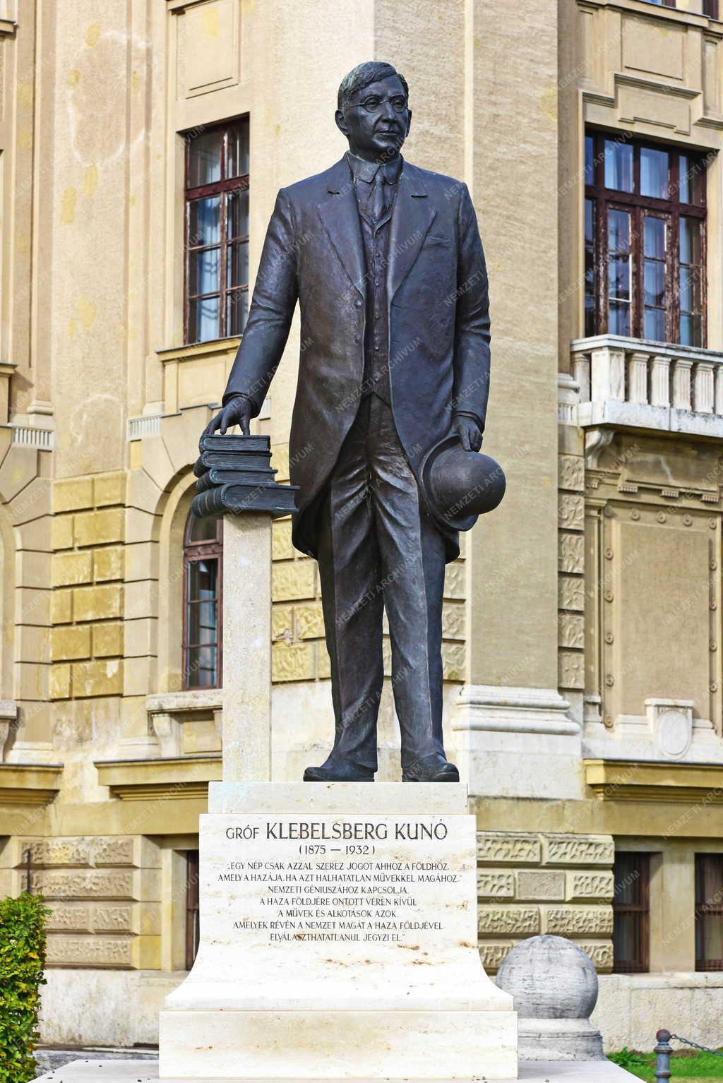 Városkép - Debrecen - Klebelsberg Kunó szobra