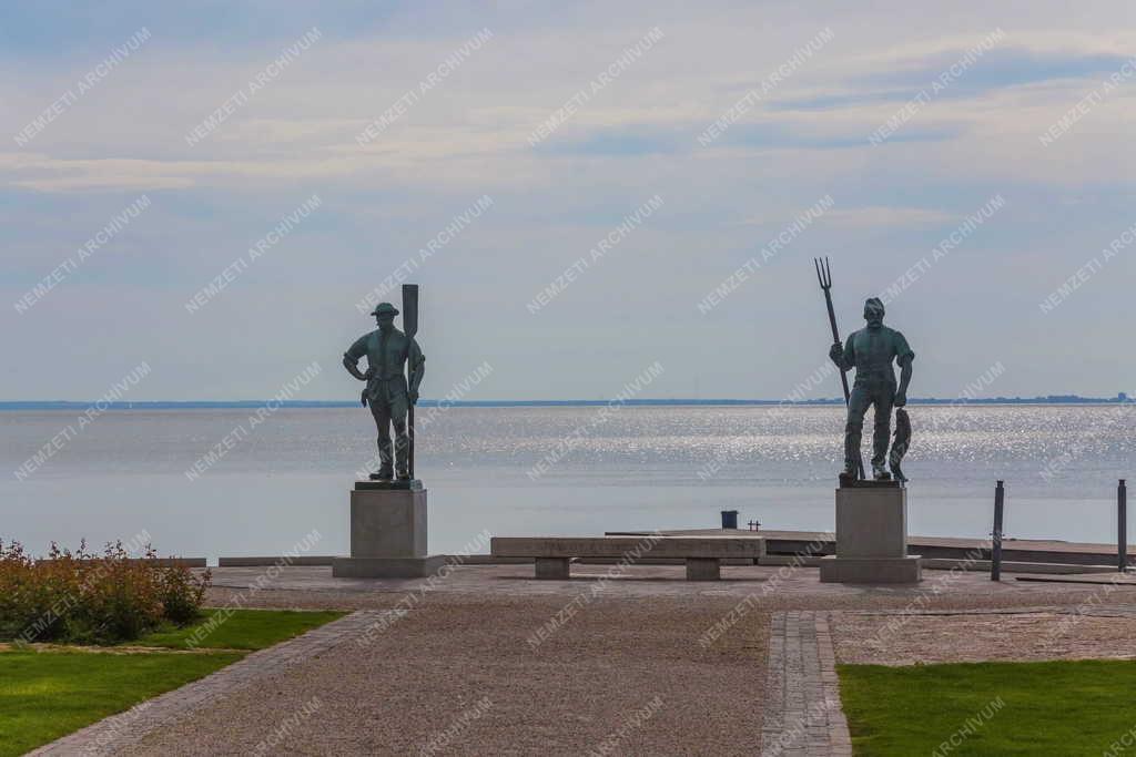 Műalkotás - Balatonfüred - A Halász és a Révész szobra
