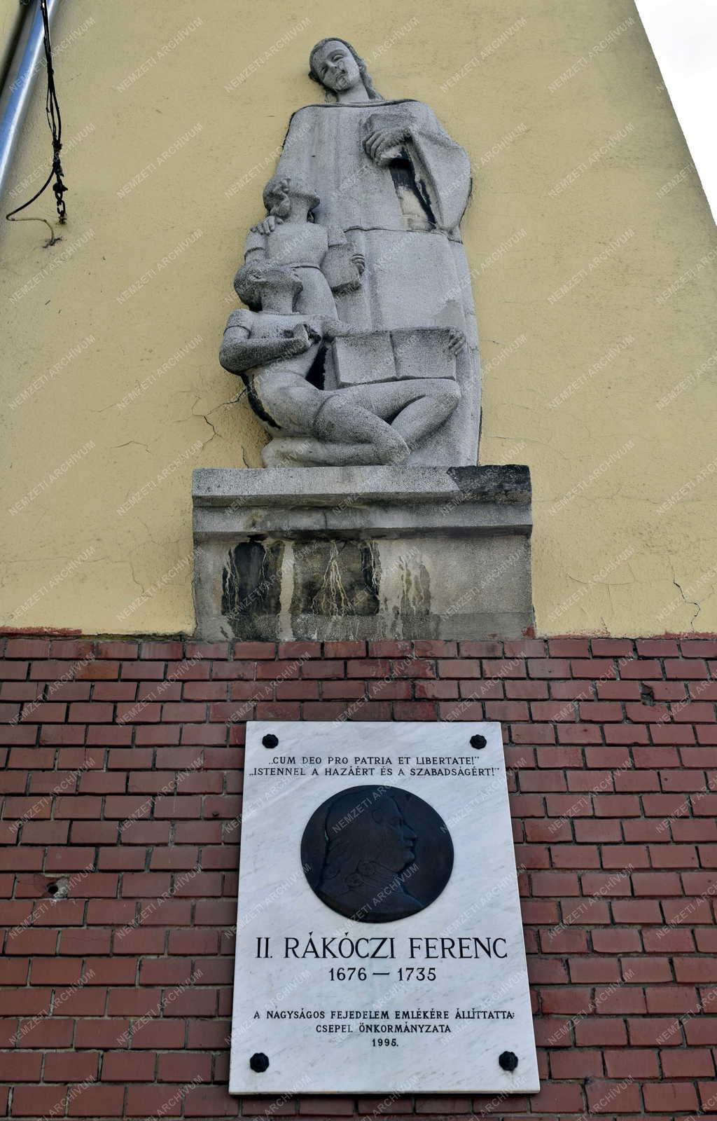 Városkép - Budapest - II. Rákóczi Ferenc domborműves emléktábla Csepelen