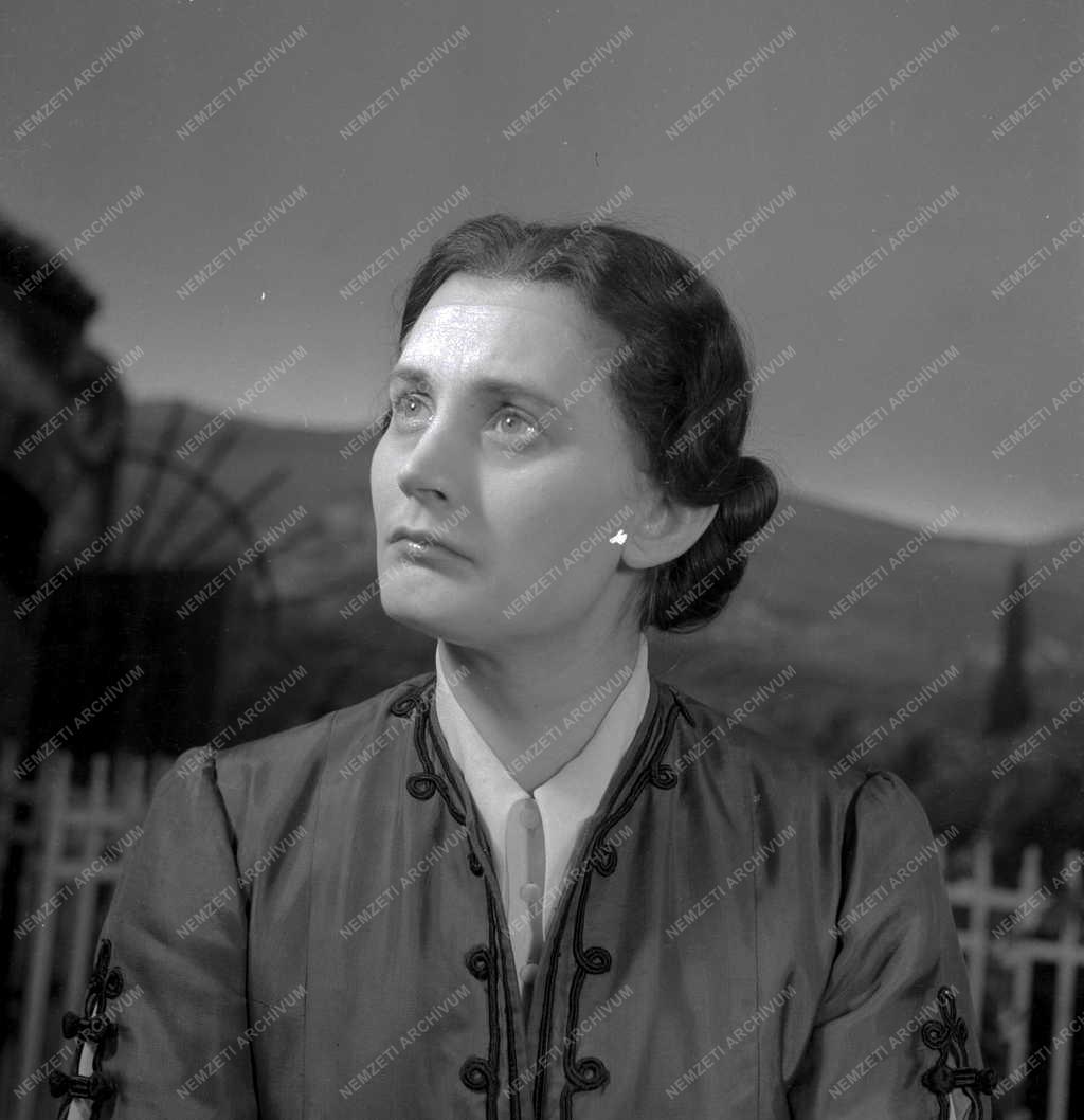 Színház - Fáklyaláng - Katona József Színház 