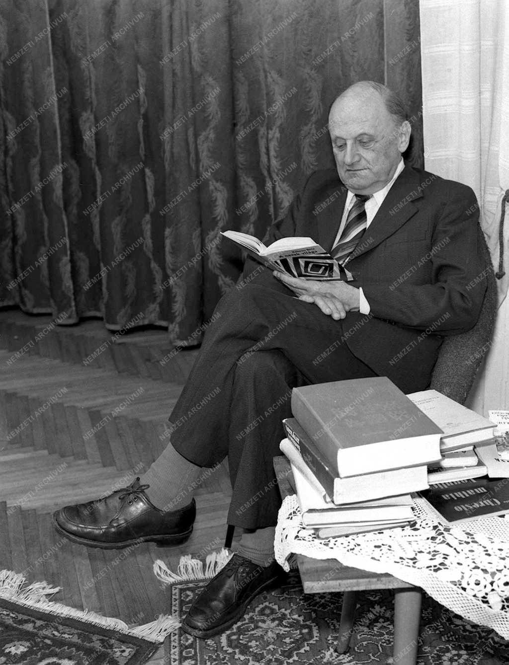 Kálmán Béla nyelvész, akadémikus