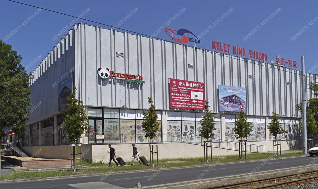 Kereskedelem - Budapest - Monori Center 