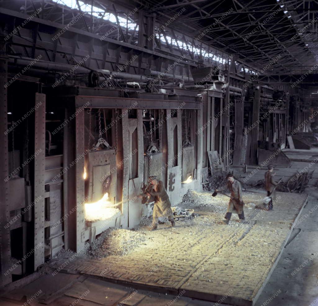 Nehézipar - Lenin Kohászati Művek