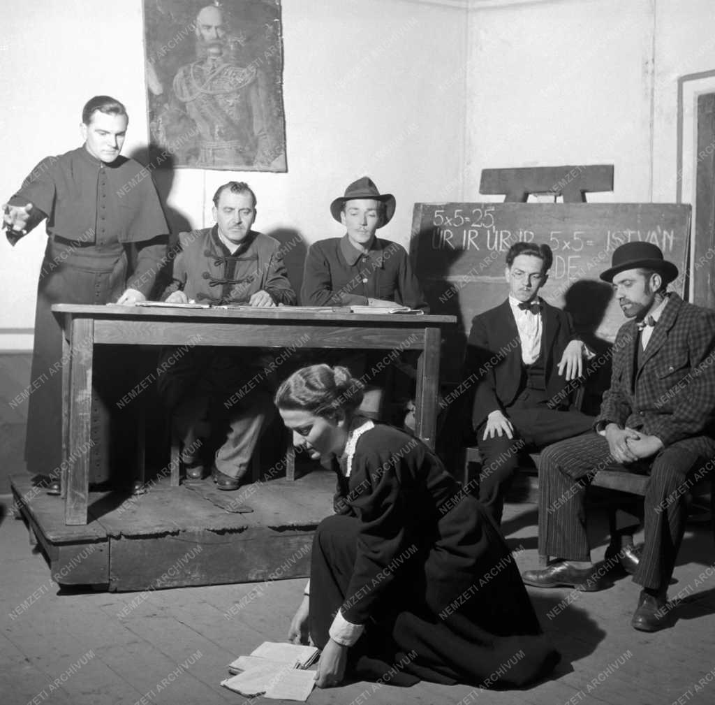 Kultúra - Munkásszínjátszók - Bródy Sándor: A tanítónő