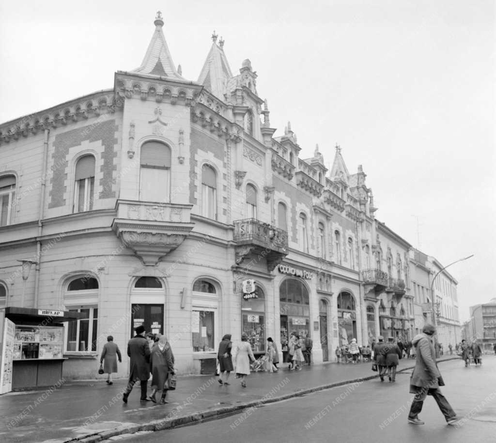 Városkép-életkép - A Kemény-palota Kaposváron