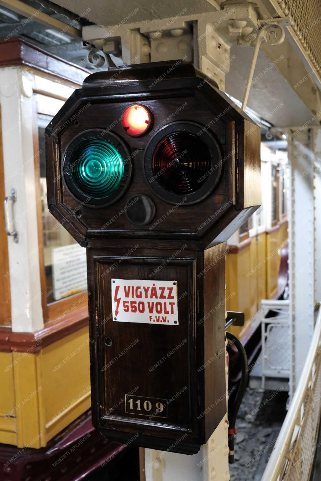 Közlekedés - Budapest - Földalatti Vasúti Múzeum 