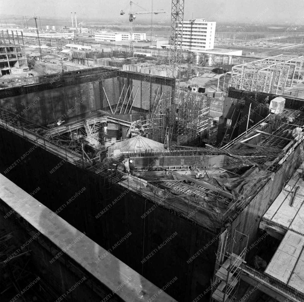 Épül a paksi atomerőmű