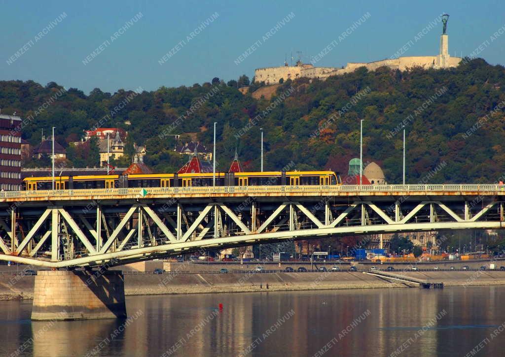 Budapest - A Petőfi híd - Gellért-hegy