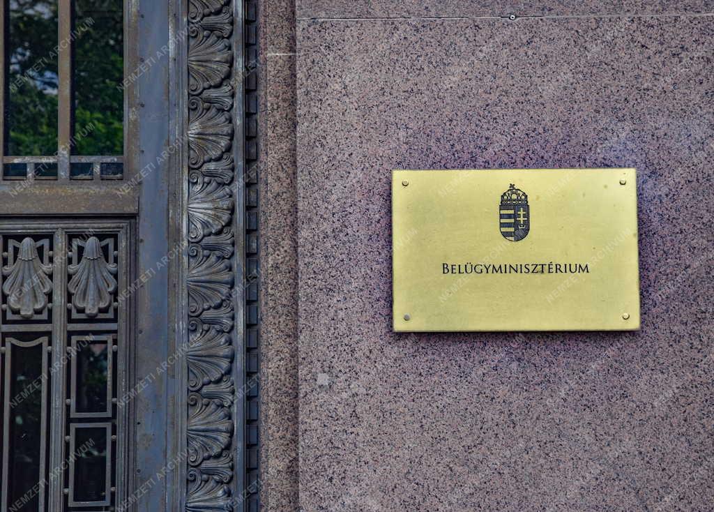 Közigazgatás - Budapest - Belügyminisztérium