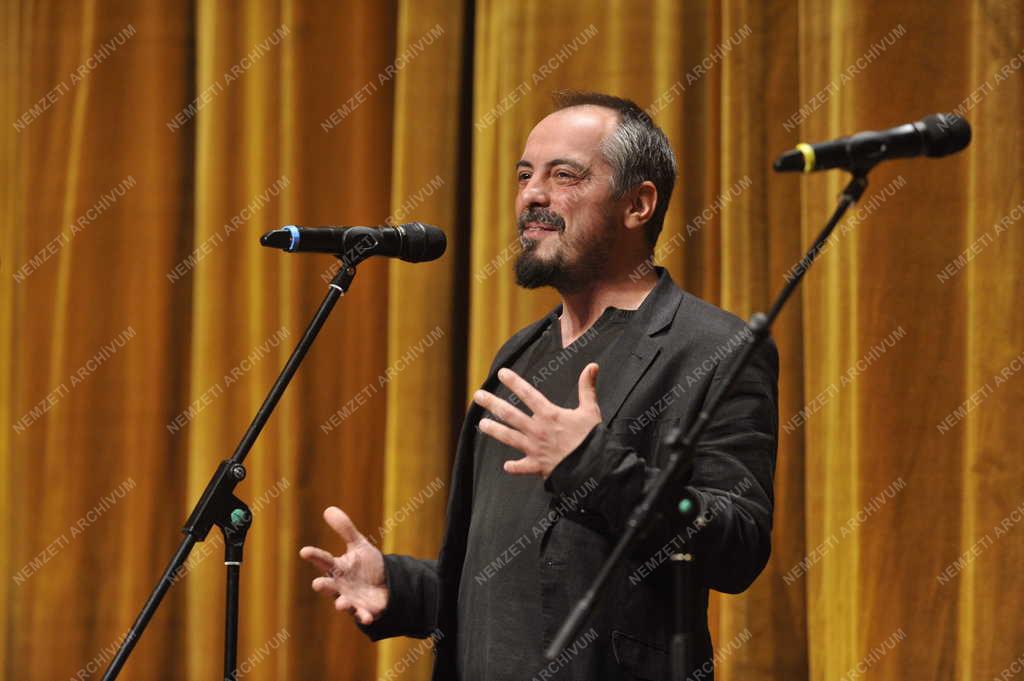 Rádió - Rádiókabaré felvétele - Mogács Dániel