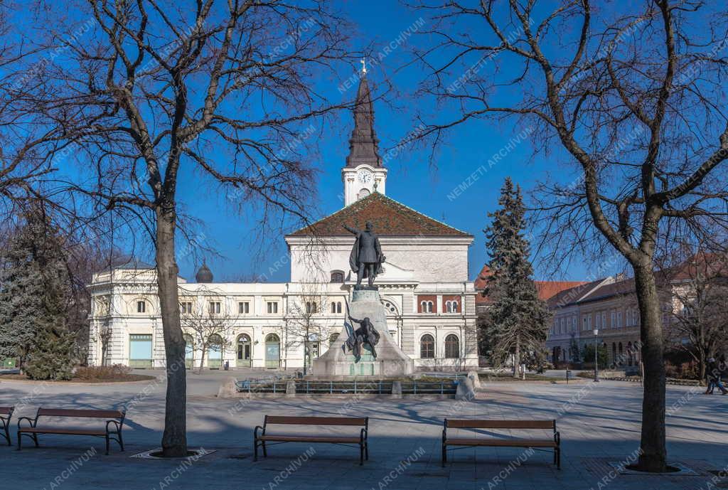 Városkép - Kecskemét - Kossuth Lajos szobra