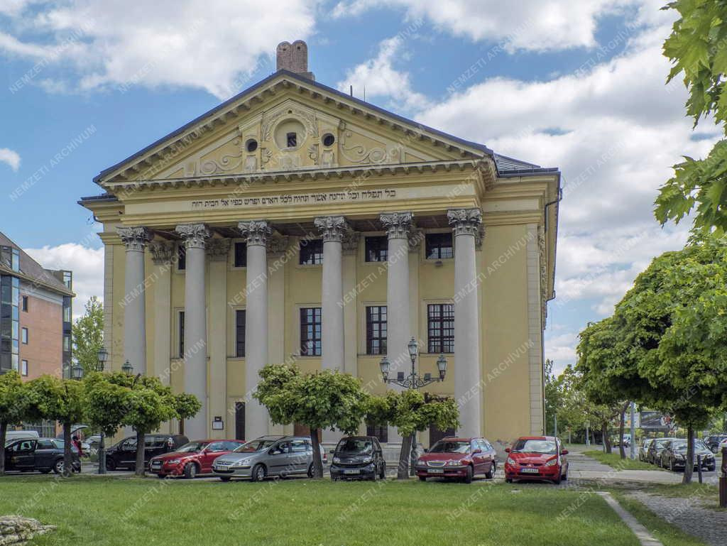 Egyházi épület - Budapest - Az óbudai zsinagóga