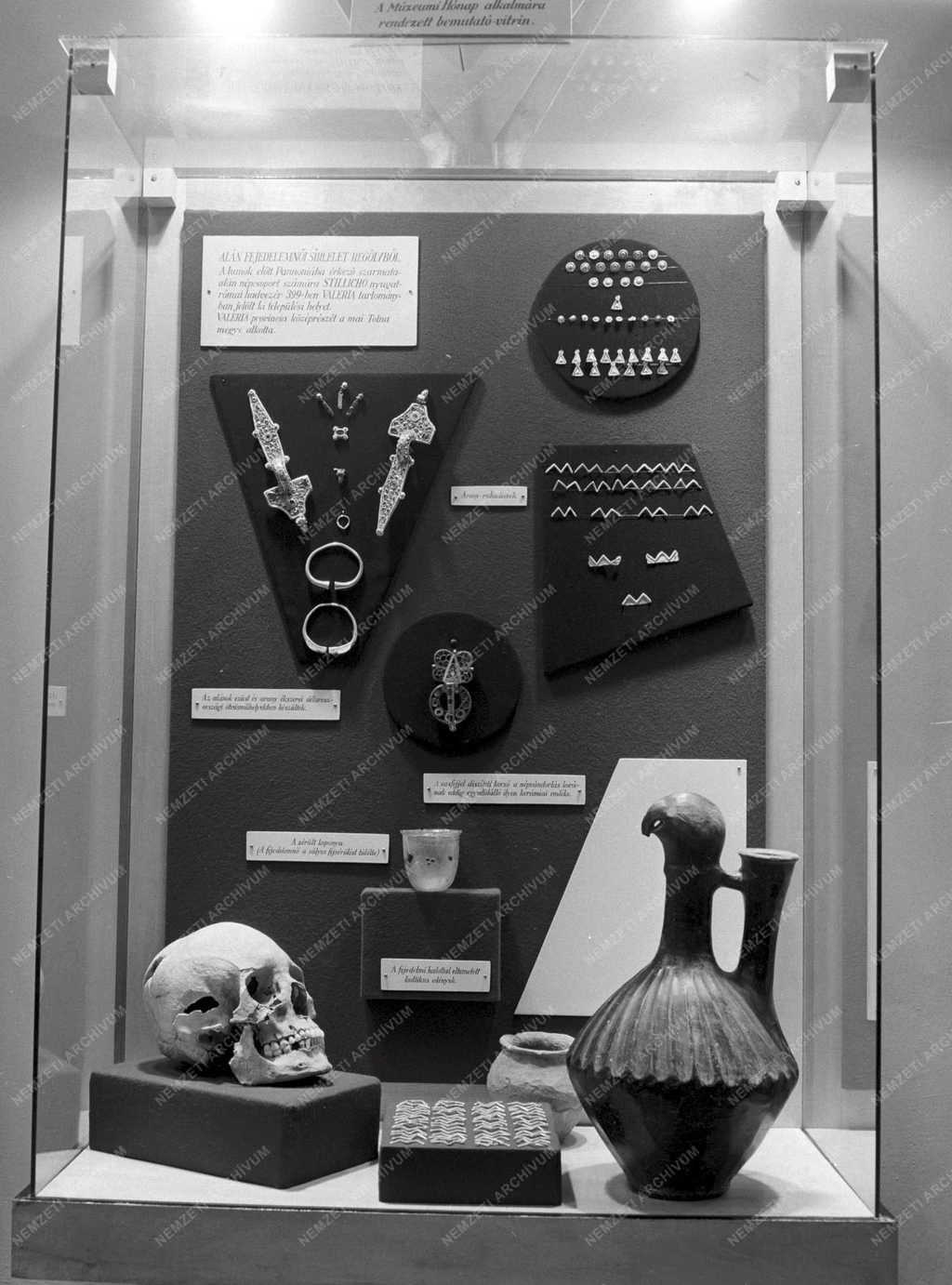 Kultúra - Régészet - Regölyi leletek 