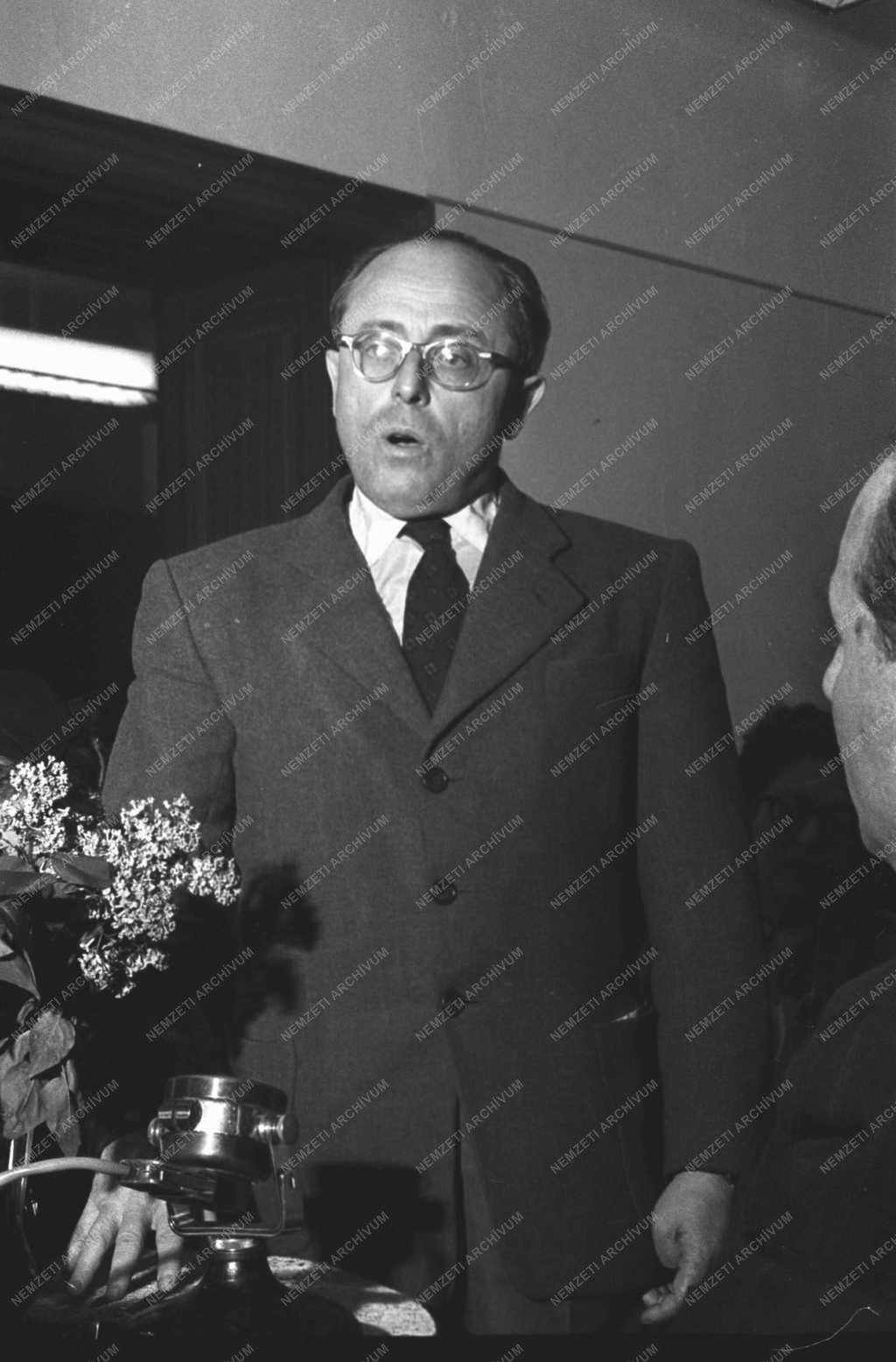 Kultúra - A Párttörténeti Intézet baráti találkozója