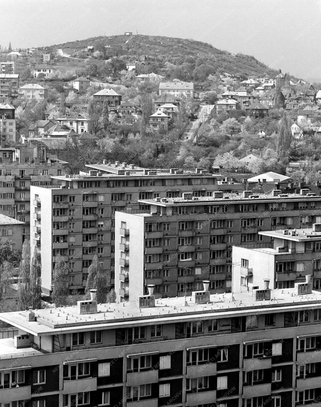 Városkép - Toronyépületek Budán