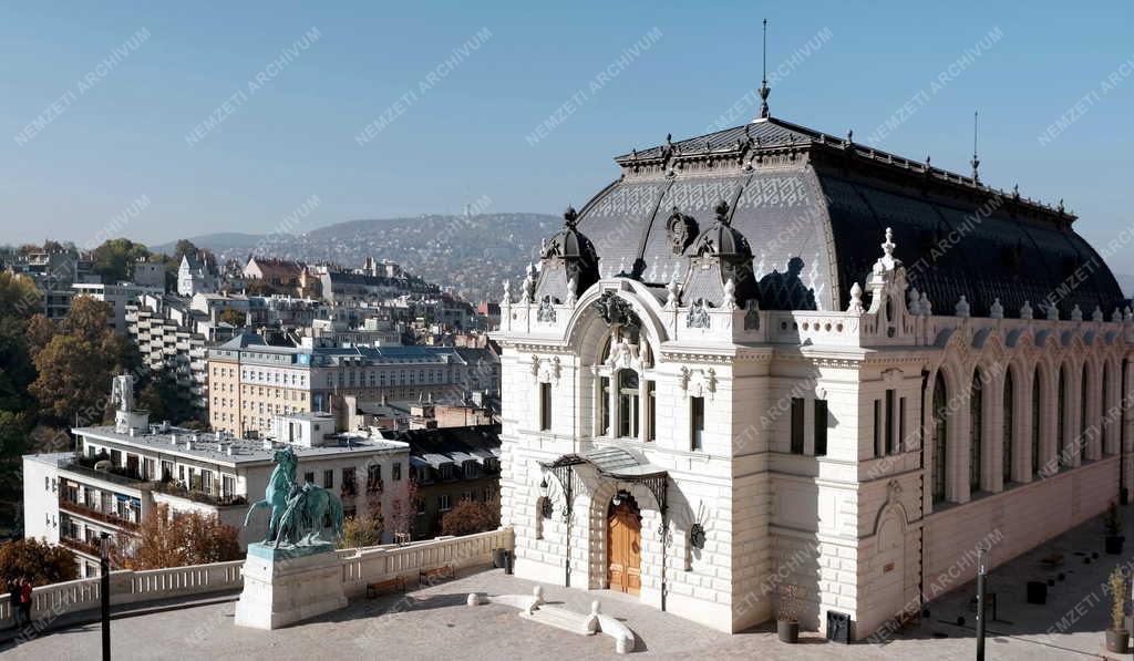 Városkép - Budapest - Királyi Lovarda épülete a Budai Várban