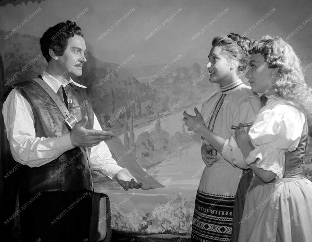 Kultúra - Színház - Aranyember