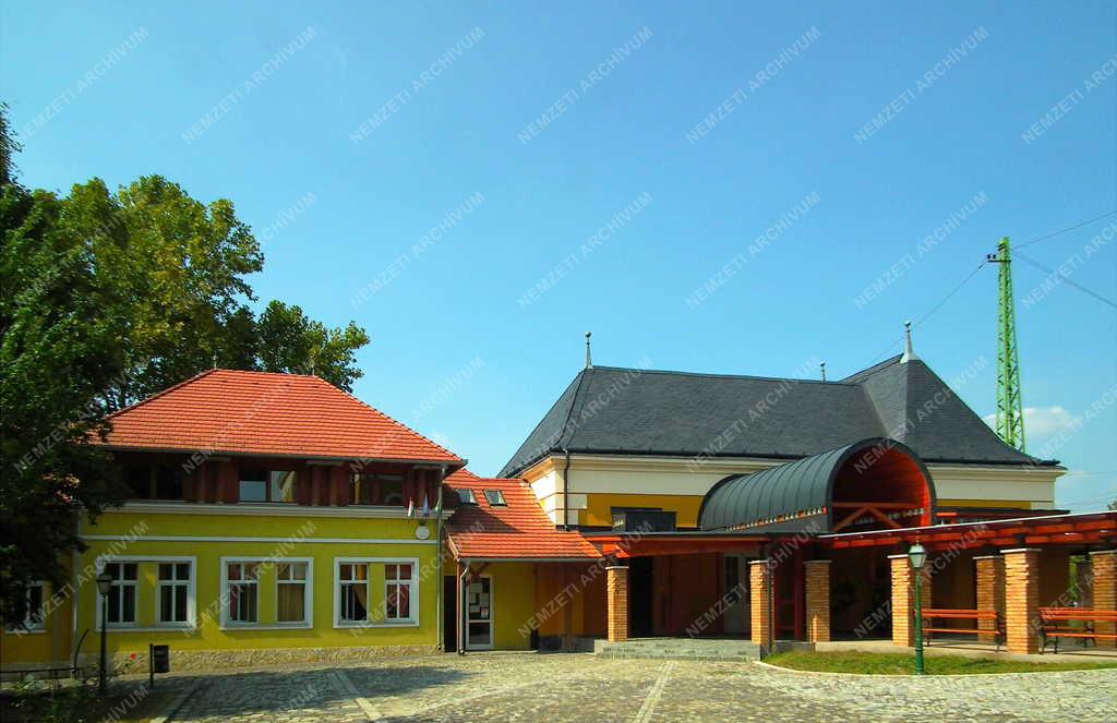 Épület - Szob - A Polgármesteri Hivatalhoz tartozó  épületek