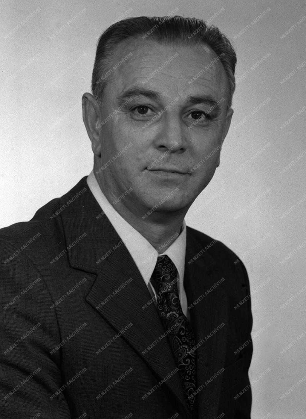 Szabó Kálmán közgazdász, akadémikus