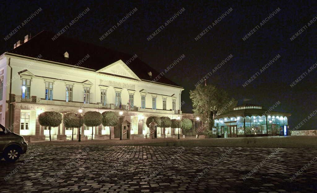 Épület - Budapest - A Sándor-palota