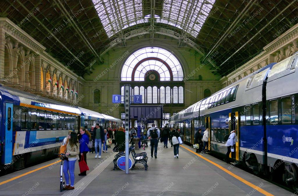 Közlekedés - Budapest - Keleti pályaudvar