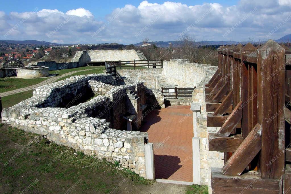 Turizmus - Solymár - A Lackfi-vár