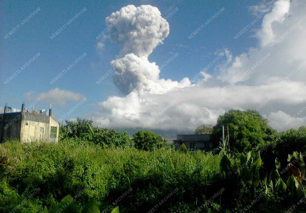 Kitört a Mayon tűzhányó a Fülöp-szigeteken