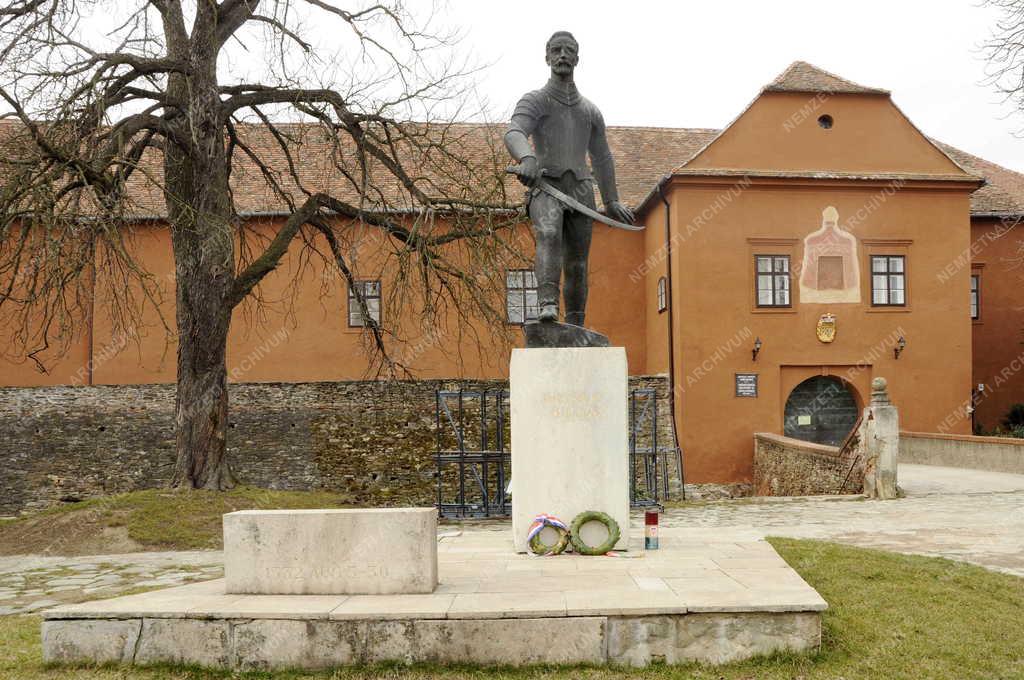 Műalkotás - Kőszeg - Jurisics Miklós szobra