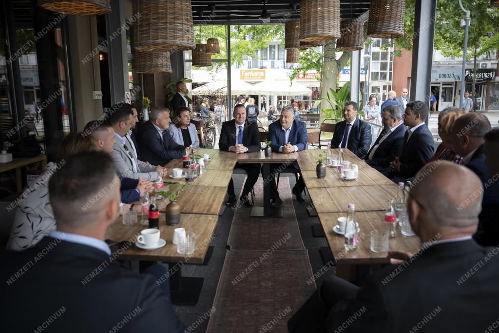 Voks 24 - Orbán Viktor országjáró kampánykörútja